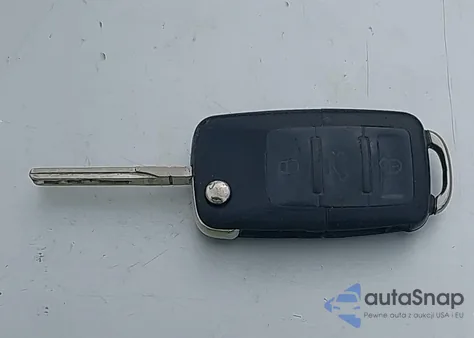 2009 Volkswagen New Beetle 2.5L from USA, damaged, VIN 3VWPG31C09M512434